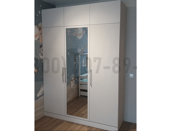 Шкаф в американском стиле в Москве